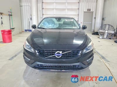 Piąte zdjęcie samochodu w środku: 2018 VOLVO S60 DYNAMIC VIN:YV140MTL0J2455932 - miniatura