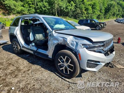 Czwarte zdjęcie samochodu z boku: 2025 JEEP GRAND CHEROKEE LIMITED VIN:1C4RJHBG3SC337616 - miniatura