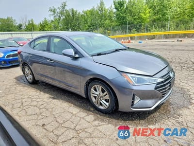 Czwarte zdjęcie samochodu z boku: 2019 HYUNDAI ELANTRA SEL VIN:5NPD84LF5KH450542 - miniatura