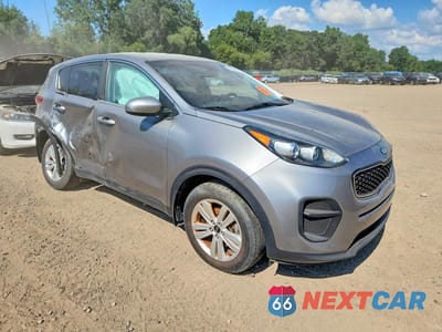 Czwarte zdjęcie samochodu z boku: 2019 KIA SPORTAGE LX VIN:KNDPM3AC0K7599151 - miniatura