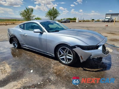 Czwarte zdjęcie samochodu z boku: 2026 FORD MUSTANG VIN:1FA6P8TH5T5118838 - miniatura