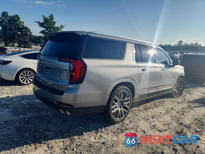 Trzecie zdjęcie samochodu z tyłu: 2025 GMC YUKON XL DENALI ULTIMATE VIN:1GKS2KRL2SR350115 - miniatura