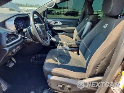 Zdjęcie 7 z 13 samochodu: 2020 CHRYSLER PACIFICA TOURING VIN:2C4RC1FG7LR149458 - miniatura