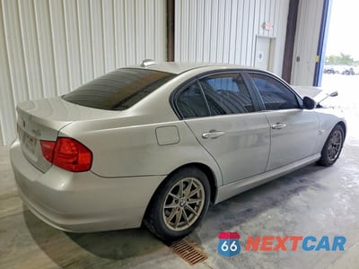 Trzecie zdjęcie samochodu z tyłu: 2010 BMW 328 XI VIN:WBAPK7C55AA461826 - miniatura