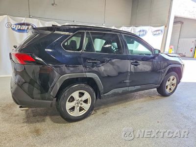 Trzecie zdjęcie samochodu z tyłu: 2019 TOYOTA RAV4 XLE VIN:2T3P1RFV6KW038219 - miniatura