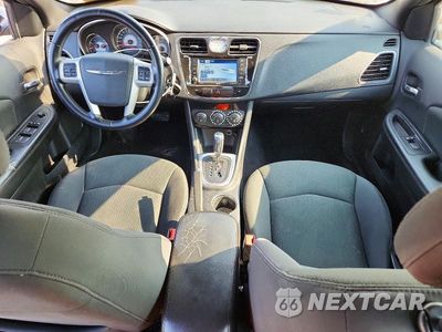 Zdjęcie 8 z 12 samochodu: 2012 CHRYSLER 200 VIN:1C3CCBBB7CN175887 - miniatura