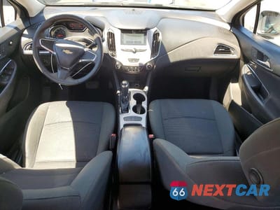 Zdjęcie 8 z 12 samochodu: 2017 CHEVROLET CRUZE LS VIN:1G1BC5SM3H7184617 - miniatura