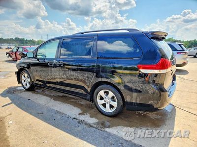 Drugie zdjęcie samochodu z przodu: 2013 TOYOTA SIENNA LE VIN:5TDKK3DC3DS340271 - miniatura