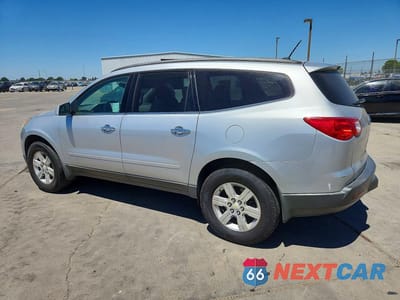 Drugie zdjęcie samochodu z przodu: 2011 CHEVROLET TRAVERSE LT VIN:1GNKRGED3BJ302969 - miniatura