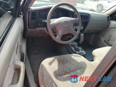 Zdjęcie 8 z 12 samochodu: 2004 TOYOTA TACOMA PRERUNNER VIN:5TENM92N54Z345134 - miniatura