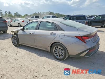 Drugie zdjęcie samochodu z przodu: 2024 HYUNDAI ELANTRA SEL VIN:KMHLM4DG0RU663196 - miniatura