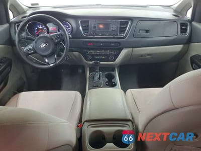Zdjęcie 8 z 13 samochodu: 2016 KIA SEDONA L VIN:KNDMA5C12G6102214 - miniatura