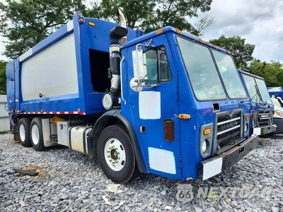 2011 MACK LEU613 REFUSE TRUCK 1M2AU02C9BM005351 - główne zdjęcie licytacji z USA - miniatura