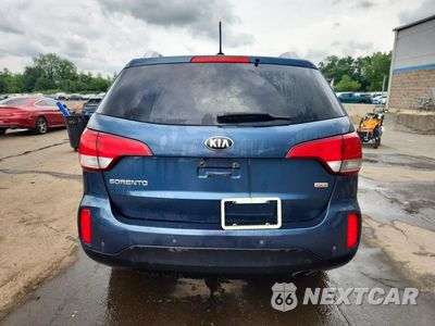 Zdjęcie 6 z 13 samochodu: 2015 KIA SORENTO LX VIN:5XYKTDA69FG564016 - miniatura