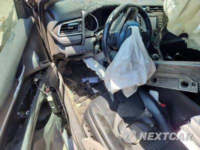 Zdjęcie 8 z 12 samochodu: 2018 TOYOTA CAMRY SE VIN:4T1B11HK3JU066100 - miniatura