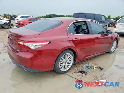 Trzecie zdjęcie samochodu z tyłu: 2018 TOYOTA CAMRY XLE VIN:4T1B11HK0JU508167 - miniatura