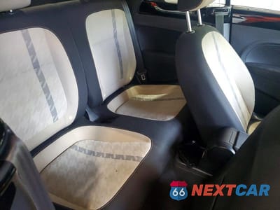 Zdjęcie 10 z 12 samochodu: 2018 VOLKSWAGEN BEETLE S VIN:3VW5DAAT2JM505025 - miniatura