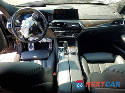 Zdjęcie 8 z 13 samochodu: 2018 BMW 640 XIGT VIN:WBAJV6C5XJBJ99657 - miniatura