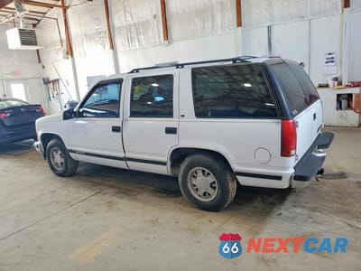 Drugie zdjęcie samochodu z przodu: 1996 CHEVROLET TAHOE C1500 VIN:1GNEC13R4TJ308646 - miniatura