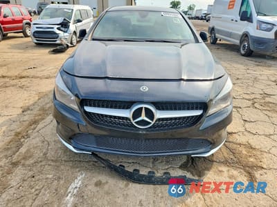 Piąte zdjęcie samochodu w środku: 2019 MERCEDES-BENZ CLA 250 4MATIC VIN:WDDSJ4GBXKN722558 - miniatura