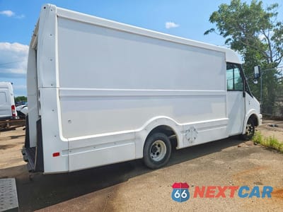 Trzecie zdjęcie samochodu z tyłu: 2013 ISUZU NPR HD - DELIVERY VAN VIN:JALB4T173D7W01327 - miniatura