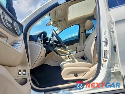 Zdjęcie 13 z 14 samochodu: 2019 MERCEDES-BENZ GLC 350E VIN:WDC0G5EB0KF563398 - miniatura