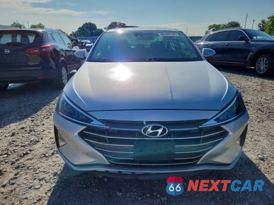 Piąte zdjęcie samochodu w środku: 2019 HYUNDAI ELANTRA SE VIN:5NPD84LF2KH413142 - miniatura