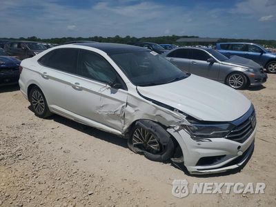 Czwarte zdjęcie samochodu z boku: 2019 VOLKSWAGEN JETTA S VIN:3VWC57BUXKM123471 - miniatura