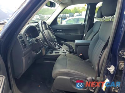 Zdjęcie 7 z 13 samochodu: 2012 JEEP LIBERTY SPORT VIN:1C4PJMAK3CW129869 - miniatura
