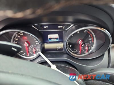 Zdjęcie 9 z 12 samochodu: 2018 MERCEDES-BENZ CLA 250 4MATIC VIN:WDDSJ4GB2JN520425 - miniatura