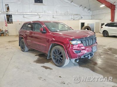 Czwarte zdjęcie samochodu z boku: 2018 JEEP GRAND CHEROKEE LAREDO VIN:1C4RJFAG2JC118909 - miniatura