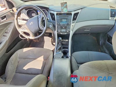 Zdjęcie 8 z 12 samochodu: 2014 HYUNDAI SONATA HYBRID VIN:KMHEC4A45EA116474 - miniatura