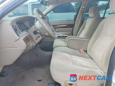 Zdjęcie 7 z 13 samochodu: 2005 MERCURY GRAND MARQUIS GS VIN:2MEFM74W55X630030 - miniatura