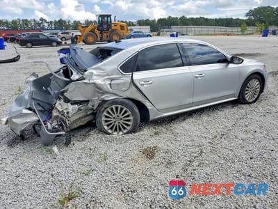 Trzecie zdjęcie samochodu z tyłu: 2017 VOLKSWAGEN PASSAT SE VIN:1VWBT7A3XHC019812 - miniatura