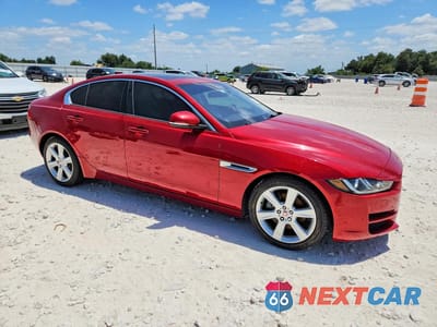 Czwarte zdjęcie samochodu z boku: 2017 JAGUAR XE PREMIUM VIN:SAJAD4BN6HA971679 - miniatura