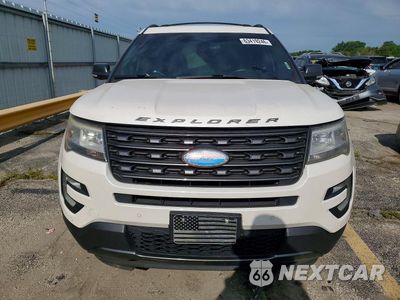 Piąte zdjęcie samochodu w środku: 2017 FORD EXPLORER XLT VIN:1FM5K8D89HGD72448 - miniatura