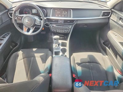 Zdjęcie 8 z 12 samochodu: 2019 KIA OPTIMA LX VIN:5XXGT4L34KG364605 - miniatura