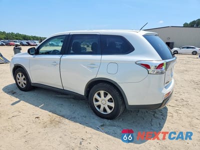 Drugie zdjęcie samochodu z przodu: 2015 MITSUBISHI OUTLANDER ES VIN:JA4AD2A37FZ004168 - miniatura