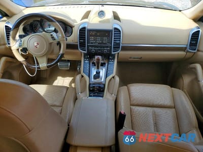 Zdjęcie 8 z 13 samochodu: 2014 PORSCHE CAYENNE S VIN:WP1AB2A29ELA58378 - miniatura