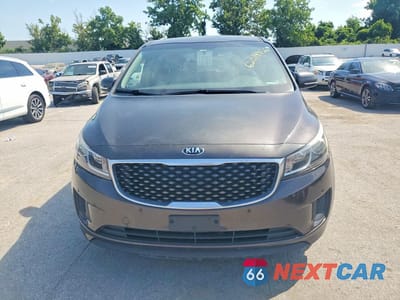Piąte zdjęcie samochodu w środku: 2017 KIA SEDONA LX VIN:KNDMB5C13H6238396 - miniatura