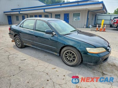 Czwarte zdjęcie samochodu z boku: 2001 HONDA ACCORD EX VIN:1HGCG16551A075596 - miniatura