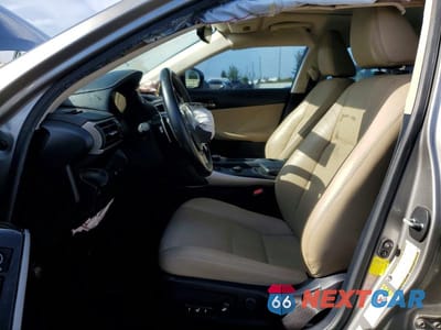 Zdjęcie 7 z 13 samochodu: 2018 LEXUS IS 300 VIN:JTHBA1D21J5075669 - miniatura