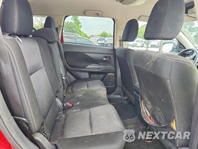 Zdjęcie 11 z 13 samochodu: 2018 MITSUBISHI OUTLANDER SE VIN:JA4AZ3A33JZ036518 - miniatura