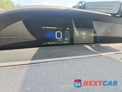 Zdjęcie 9 z 12 samochodu: 2017 TOYOTA PRIUS TWO VIN:JTDKBRFU1H3029292 - miniatura