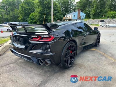 Trzecie zdjęcie samochodu z tyłu: 2023 CHEVROLET CORVETTE STINGRAY 1LT VIN:1G1YA2D40P5106799 - miniatura