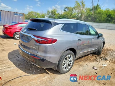 Trzecie zdjęcie samochodu z tyłu: 2018 BUICK ENCLAVE AVENIR VIN:5GAEVCKW3JJ271545 - miniatura