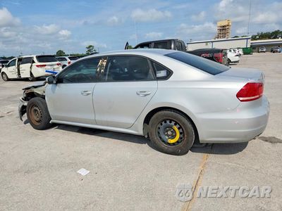 Trzecie zdjęcie samochodu z tyłu: 2014 VOLKSWAGEN PASSAT S VIN:1VWAP7A39EC011583 - miniatura