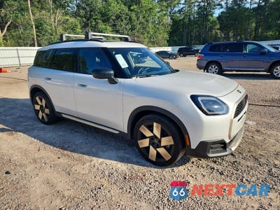Czwarte zdjęcie samochodu z boku: 2025 MINI COUNTRYMAN S ALL4 VIN:WMZ23GA07S7T75157 - miniatura
