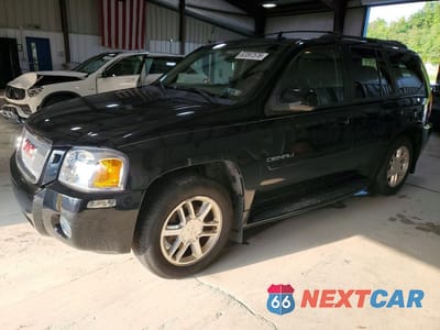 2008 GMC ENVOY DENALI 1GKET63M282137332 - główne zdjęcie licytacji z USA - miniatura