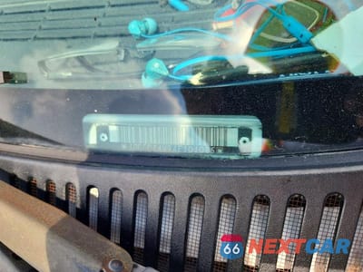 Zdjęcie 12 z 12 samochodu: 2004 CHEVROLET SILVERADO C1500 VIN:1GCEC14V94E101085 - miniatura